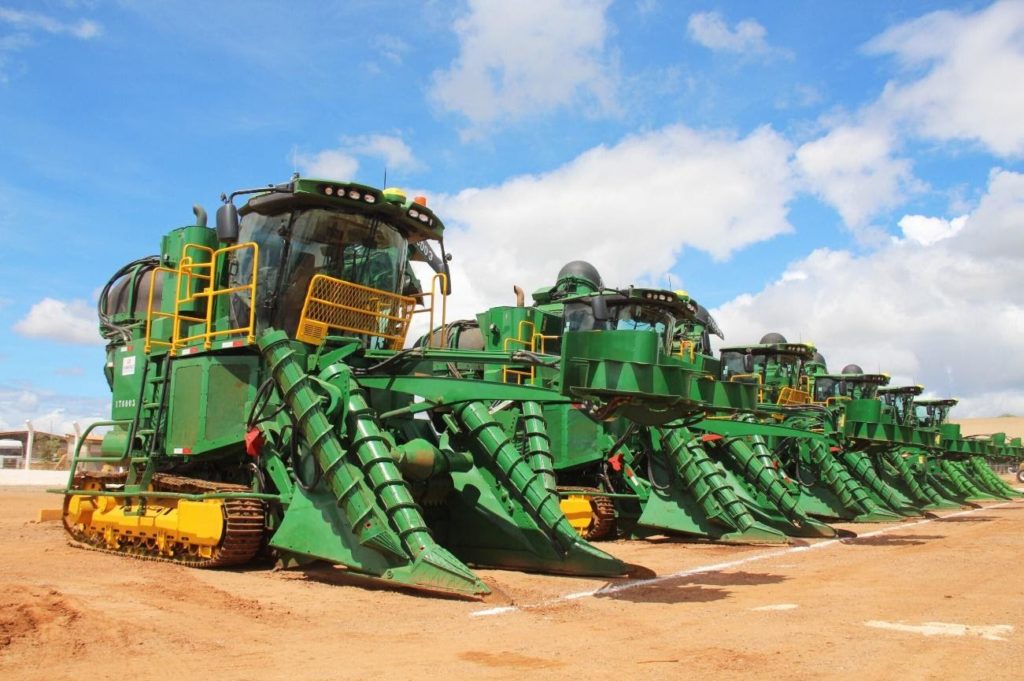 Modernas máquinas agrícolas: o futuro da mecanização da cana de açúcar.